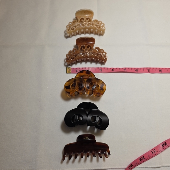 Set of 5 Hair Claw Clips in Neutral Tones - Picture 8 of 9